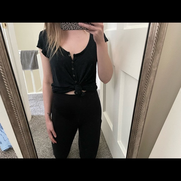 Bundle 3/$15 - AE Soft & Sexy Short Sleeve - Picture 1 of 5